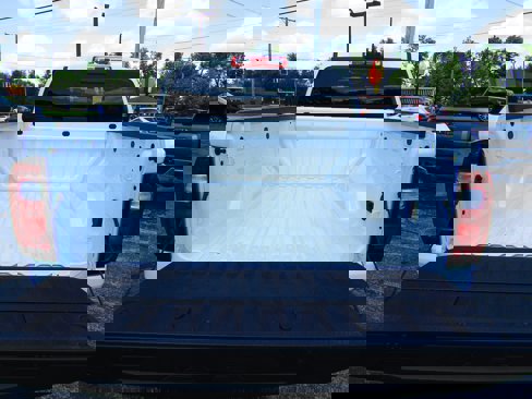 New 2025 GMC Canyon AT4 image 5