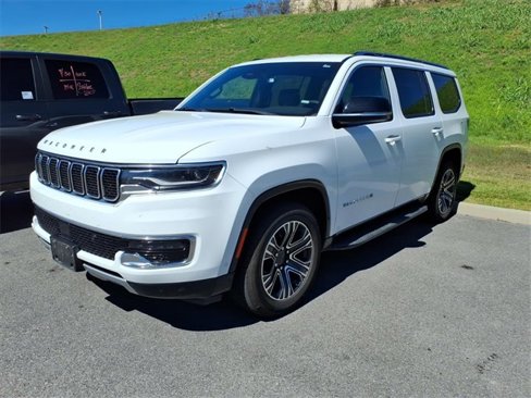 Used 2024 Jeep Wagoneer Series II w/ Flexible Seating Group image 10