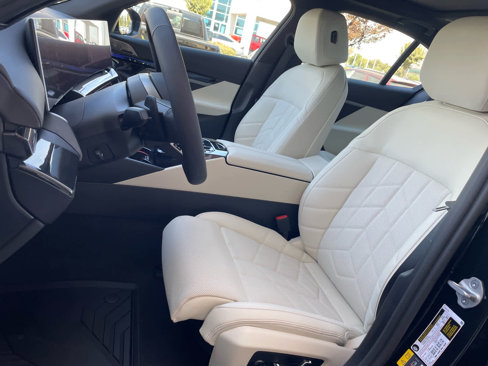New 2026 BMW 550e xDrive w/ Premium Package image 7