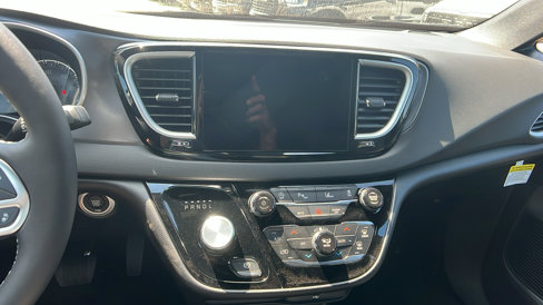 New 2026 Chrysler Voyager LX image 28