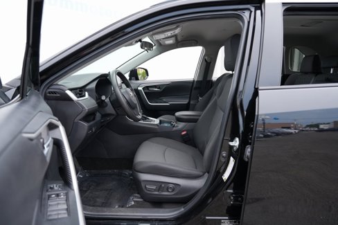 Used 2023 Toyota RAV4 XLE image 17