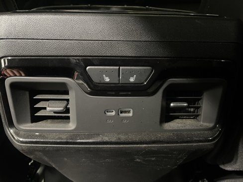 Used 2025 GMC Sierra 2500 AT4X image 23