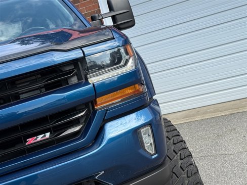Used 2018 Chevrolet Silverado 1500 LT w/ All Star Edition image 11