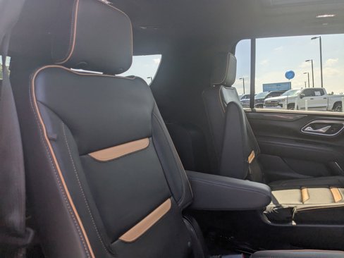 Used 2023 GMC Yukon XL AT4 image 30