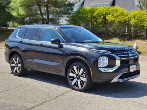 New 2025 Mitsubishi Outlander SE image 7