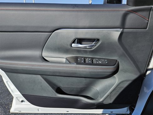 New 2025 Nissan Kicks SR w/ SR Premium Package image 13