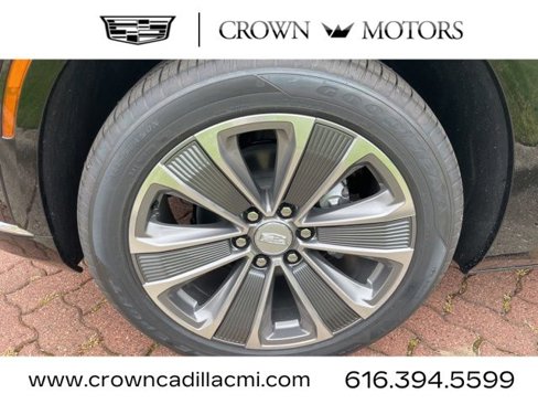 New 2026 Cadillac Vistiq Luxury w/ LPO, Floor Liner Package image 4