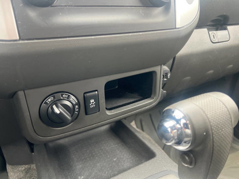 Used 2018 Nissan Frontier SV image 13