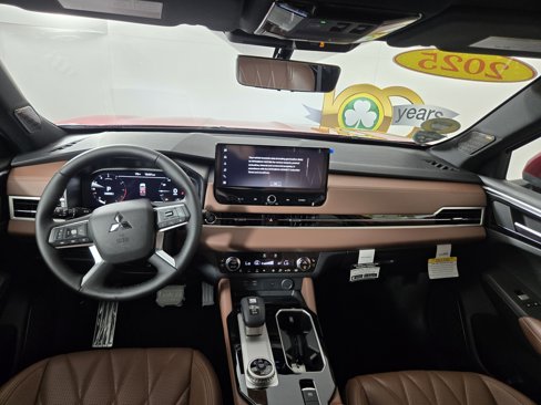 New 2025 Mitsubishi Outlander SEL image 13