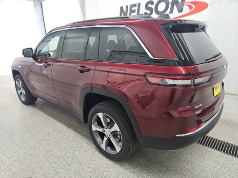 New 2025 Jeep Grand Cherokee Limited w/ Luxury Tech Group II image 8