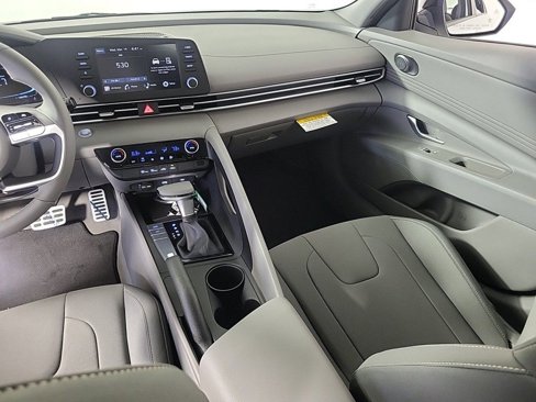 New 2025 Hyundai Elantra Sport image 17