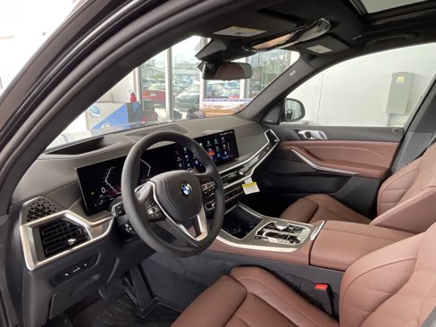 New 2026 BMW X5 sDrive40i image 9