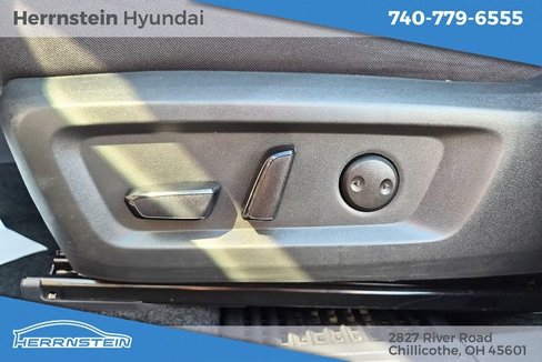Used 2024 Nissan Rogue SV image 22