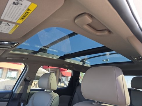 Used 2022 Hyundai Santa Fe SEL w/ Convenience + Premium Package image 2