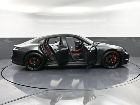 New 2025 Porsche Taycan GTS image 39