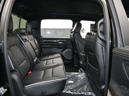 Used 2025 RAM 1500 Laramie w/ Night Edition image 39