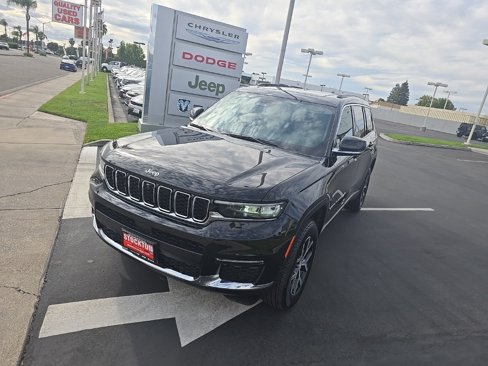 Used 2024 Jeep Grand Cherokee L Limited w/ Luxury Tech Group II image 22