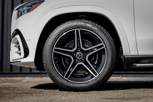 New 2026 Mercedes-Benz GLS 450 4MATIC image 4
