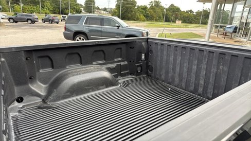 Used 2025 Chevrolet Silverado 1500 LT image 11