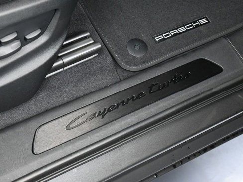 New 2025 Porsche Cayenne Turbo image 33