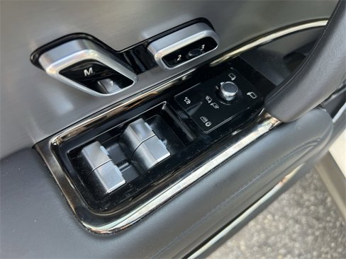 Used 2025 Land Rover Range Rover Sport Dynamic SE image 13
