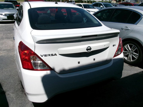 Used 2018 Nissan Versa SV image 12