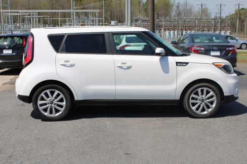 Used 2019 Kia Soul + image 8