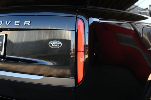 Used 2023 Land Rover Range Rover SE image 9