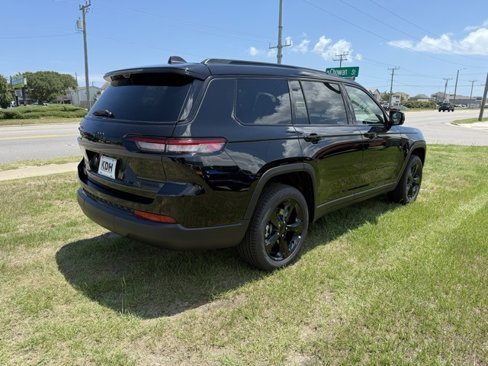 New 2025 Jeep Grand Cherokee L Limited image 7