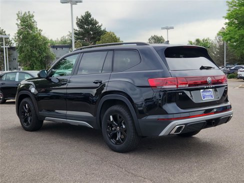 New 2025 Volkswagen Atlas Peak Edition SE image 5