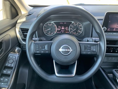 Used 2024 Nissan Rogue S image 9