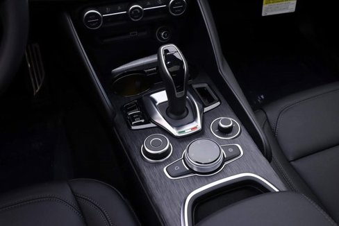 New 2024 Alfa Romeo Giulia Sprint image 12