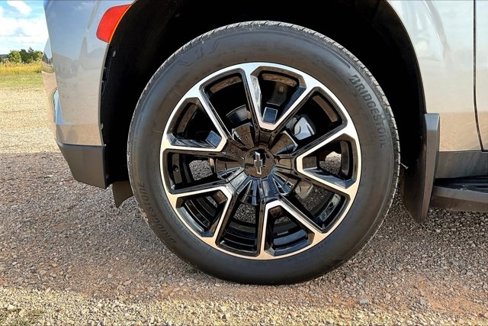 Used 2023 Chevrolet Suburban RST image 33