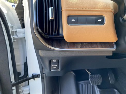 New 2026 Nissan Armada SL image 9
