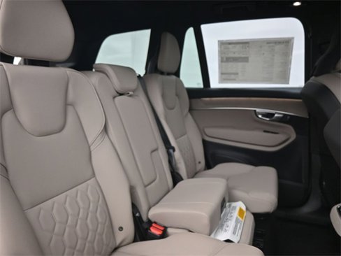 New 2026 Volvo XC90 B6 Plus w/ Protection Package Premier image 34