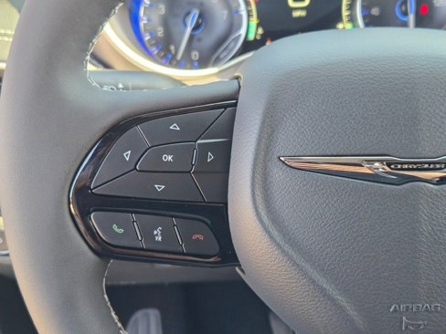 New 2026 Chrysler Pacifica Select image 32