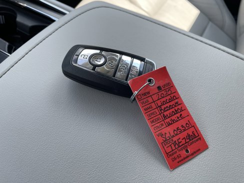 Used 2025 Lincoln Aviator Reserve w/ Equipment Group 201A image 14