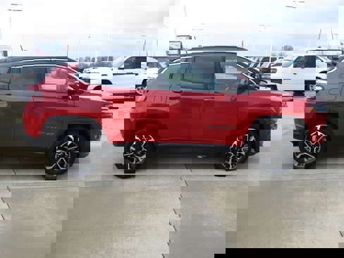 Used 2023 Jeep Compass Limited image 7