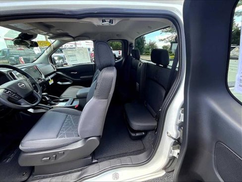Certified 2025 Nissan Frontier SV image 15
