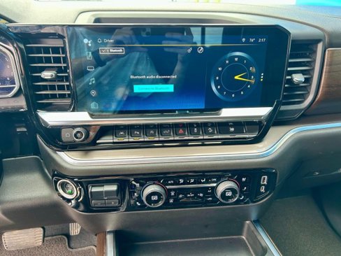 Used 2022 Chevrolet Silverado 1500 High Country w/ Technology Package image 30