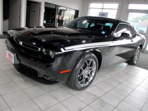 Used 2017 Dodge Challenger GT w/ Driver Convenience Group image 3