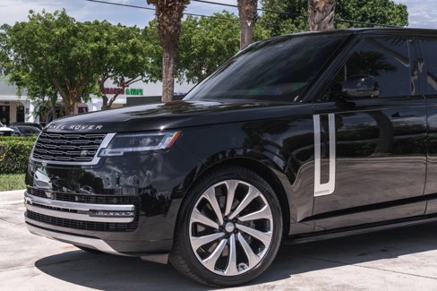 Used 2025 Land Rover Range Rover Long Wheelbase Autobiography image 2