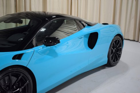 New 2025 McLaren Artura Spider image 3