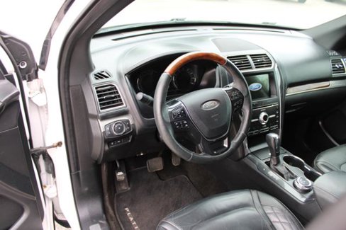 Used 2018 Ford Explorer Platinum image 15