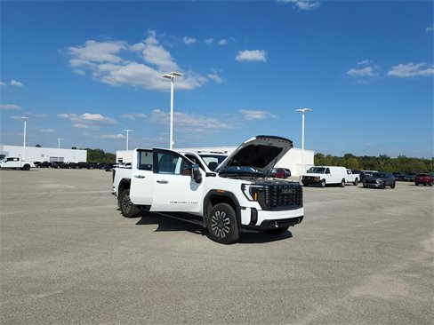 Used 2024 GMC Sierra 2500 Denali Ultimate image 9