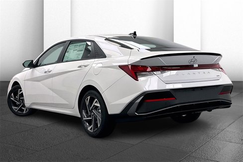 New 2025 Hyundai Elantra SEL image 3