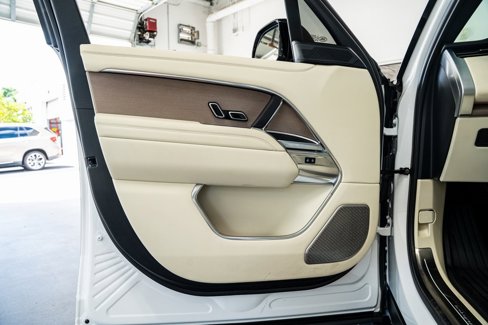 Used 2025 Land Rover Range Rover Long Wheelbase Autobiography image 28