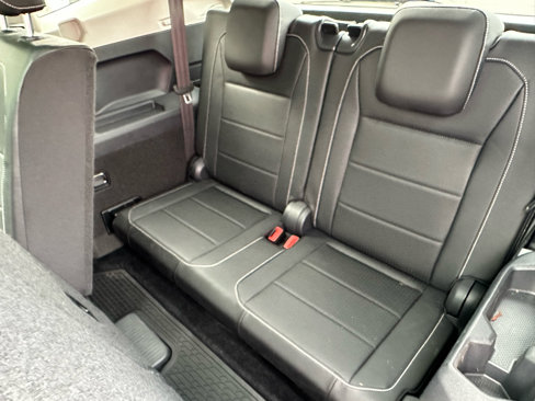 Used 2021 Volkswagen Tiguan SEL w/ 3rd Row Seat Package image 13