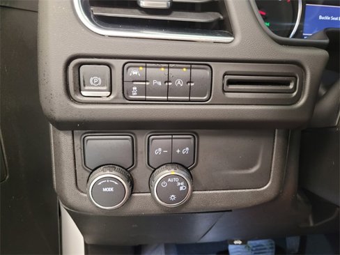 Used 2023 Chevrolet Suburban LS image 24