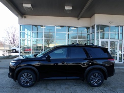 New 2025 Nissan Pathfinder SV image 4